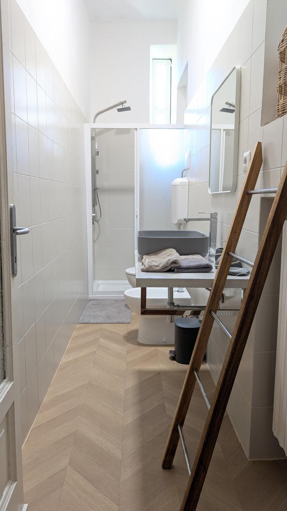 Grand Central 1845 - 2 Bedrooms Design Flat Bergamo Luaran gambar